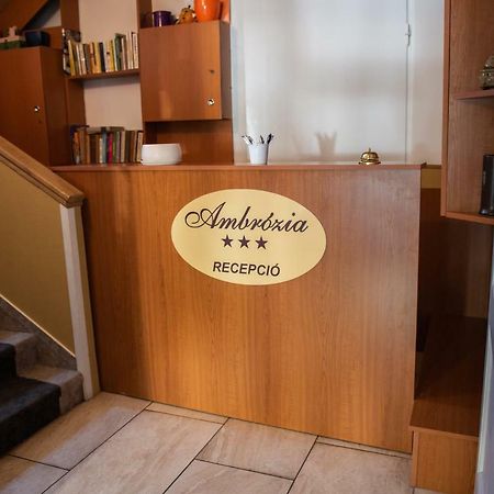 Ambrozia Szallashely Es Etterem Miskolc Exterior foto