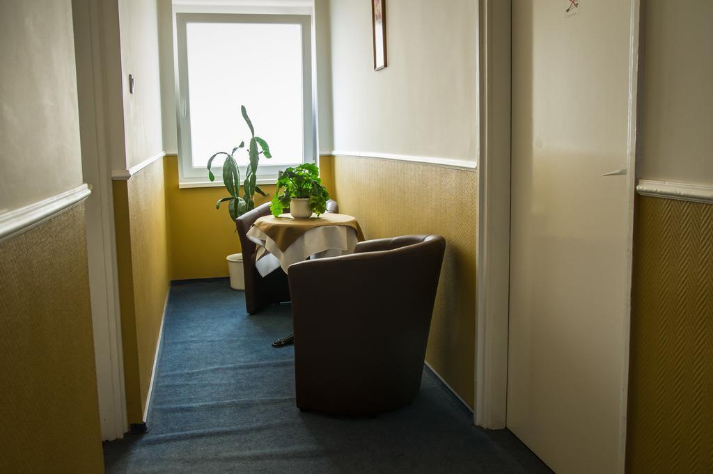 Ambrozia Szallashely Es Etterem Miskolc Exterior foto