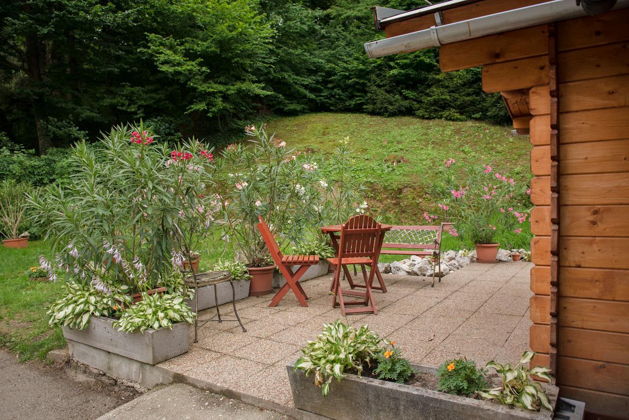 Ambrozia Szallashely Es Etterem Miskolc Exterior foto