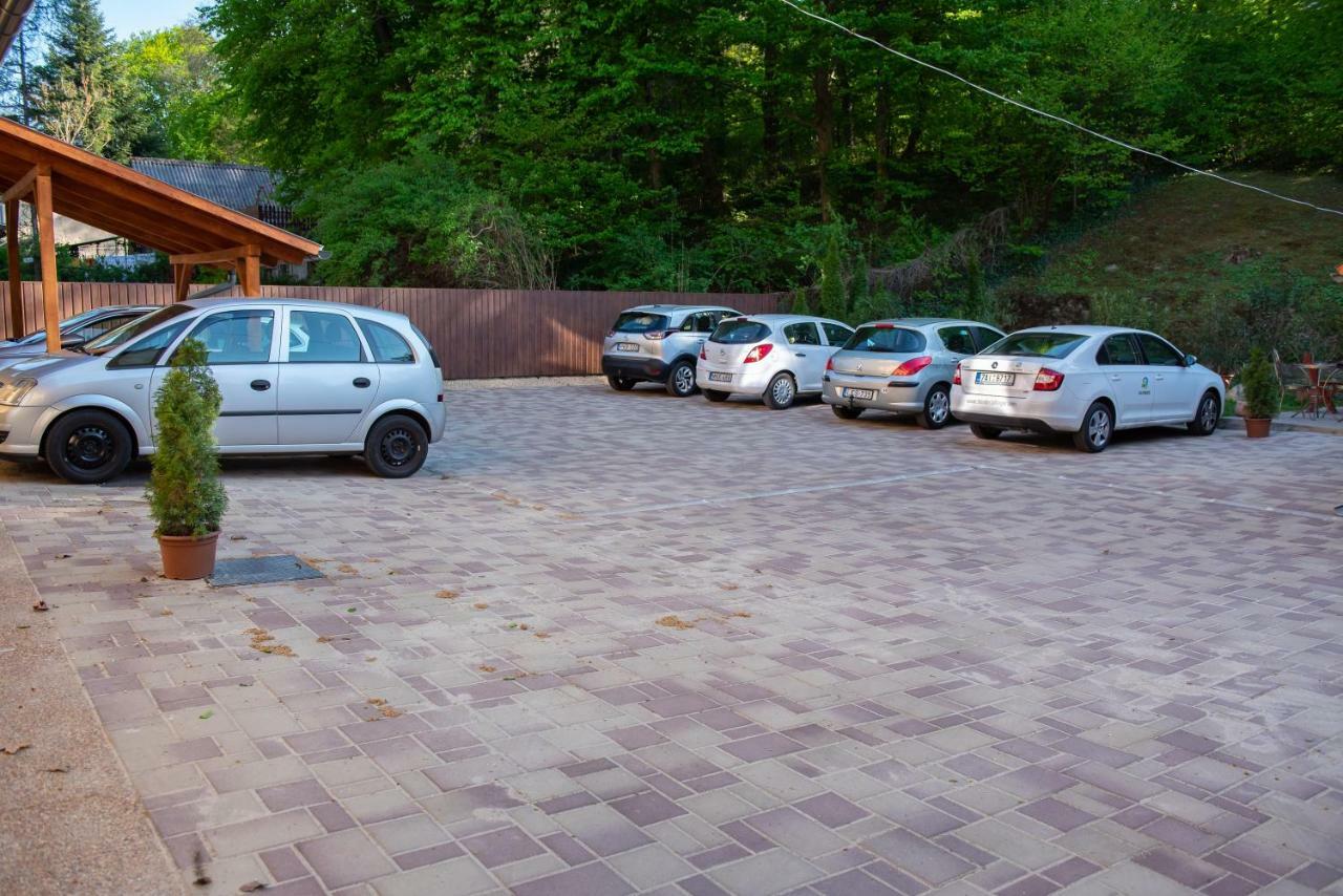 Ambrozia Szallashely Es Etterem Miskolc Exterior foto