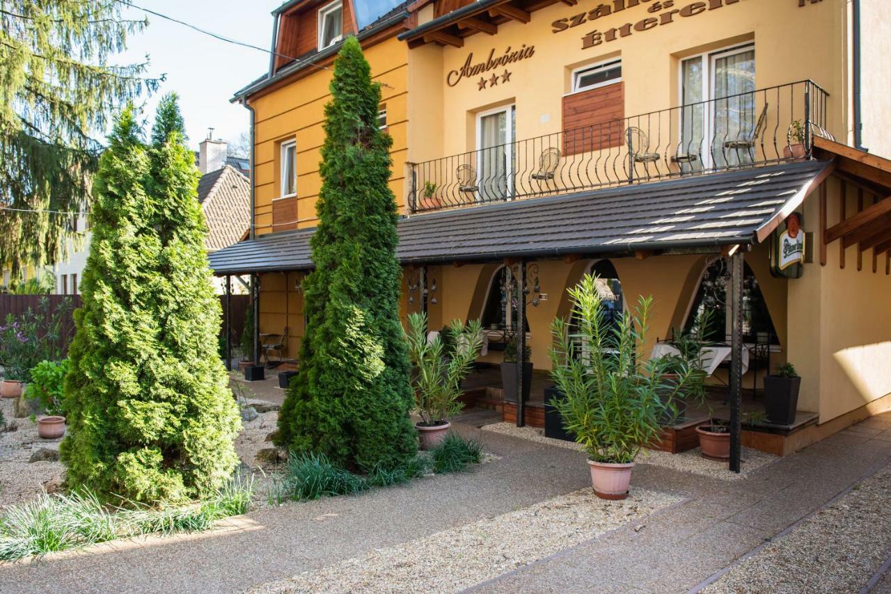 Ambrozia Szallashely Es Etterem Miskolc Exterior foto